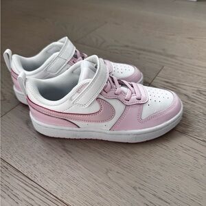 Nike Kids White and Pink Low-Top Sneakers